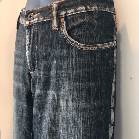 Parasuco Italian denim. Beautiful frost wash on black denim. - Picture 3 of 16